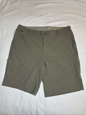 KUHL men’s cargo shorts size 41 12” inseam